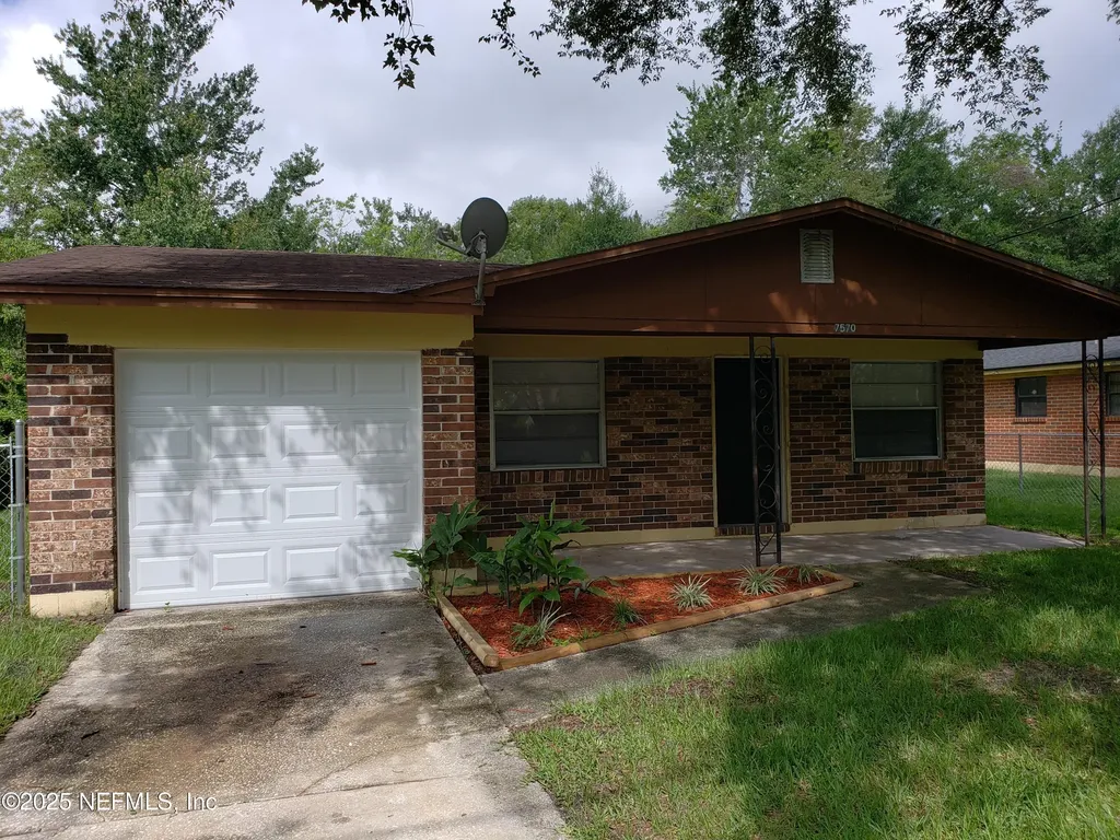 7570 John F Kennedy Drive W Jacksonville FL 32219