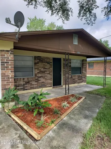 7570 John F Kennedy Drive W Jacksonville FL 32219