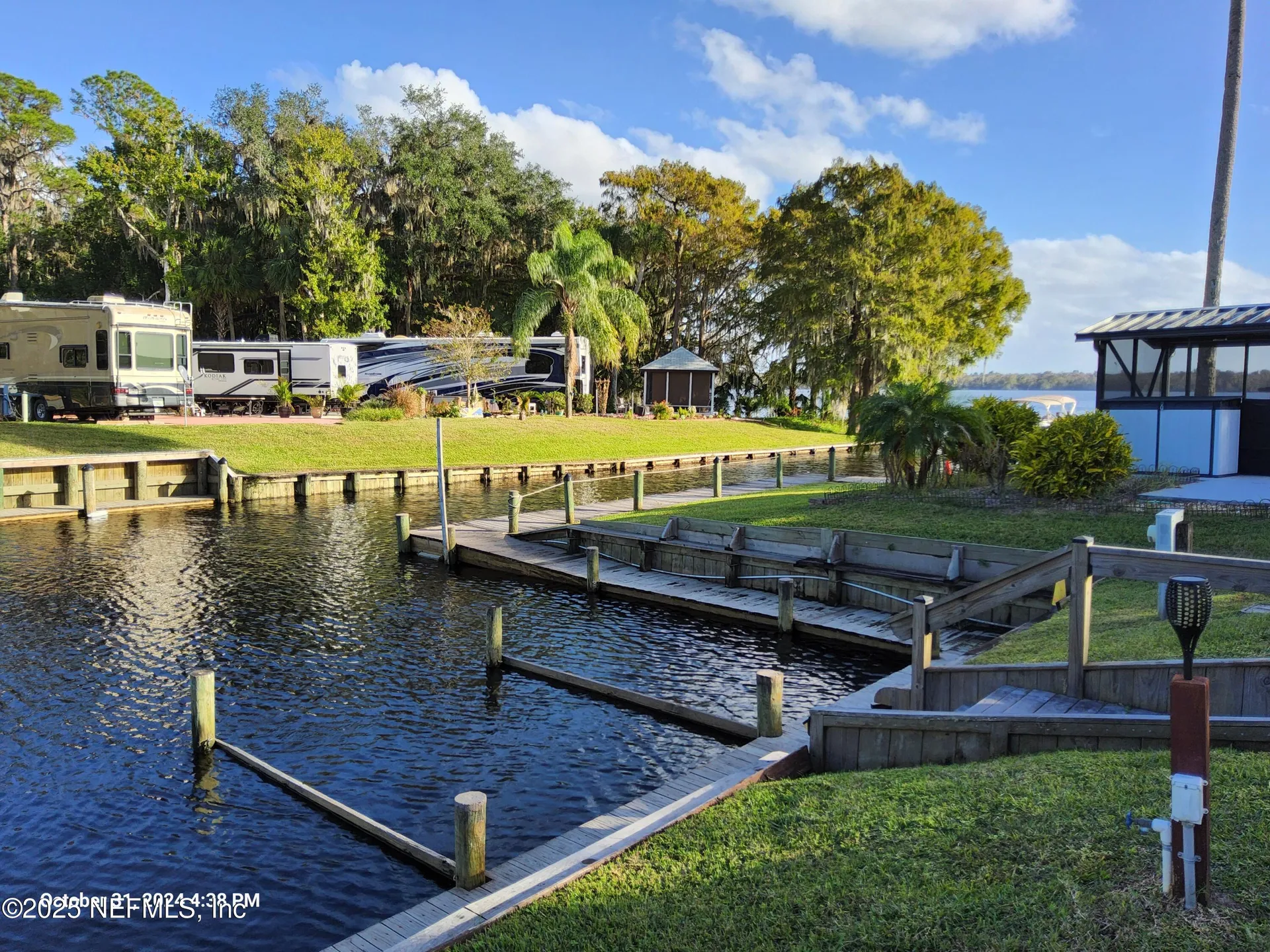 1074 Front Lots 98 & 99 Street Welaka FL 32193