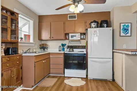 218 Cedar Street Neptune Beach FL 32266