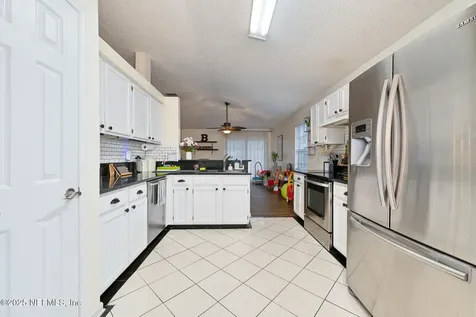 7613 Fawn Lake Drive S Jacksonville FL 32256