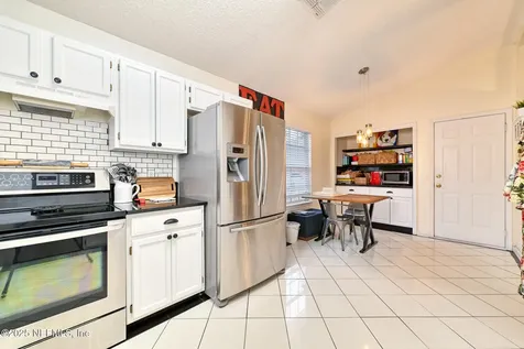 7613 Fawn Lake Drive S Jacksonville FL 32256