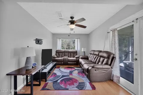 7186 King Arthur Road N Jacksonville FL 32211