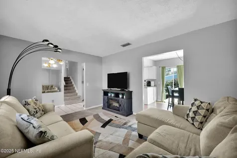7186 King Arthur Road N Jacksonville FL 32211