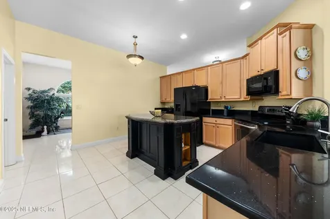 388 Martin Lakes Drive W Jacksonville FL 32220