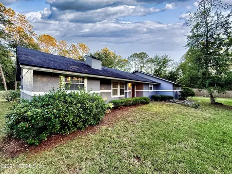 16 N Dolphin Avenue Middleburg FL 32068