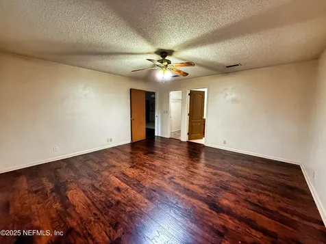 16 N Dolphin Avenue Middleburg FL 32068