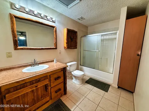 16 N Dolphin Avenue Middleburg FL 32068