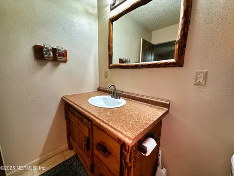 16 N Dolphin Avenue Middleburg FL 32068