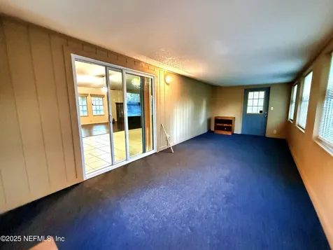 16 N Dolphin Avenue Middleburg FL 32068