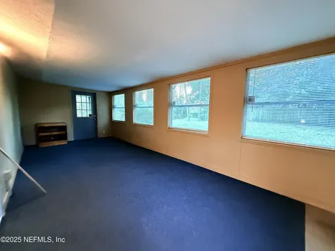 16 N Dolphin Avenue Middleburg FL 32068