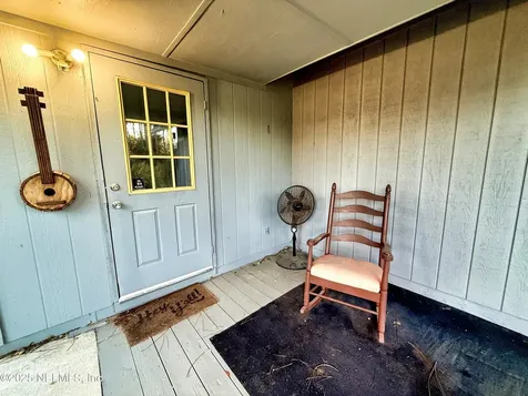 16 N Dolphin Avenue Middleburg FL 32068