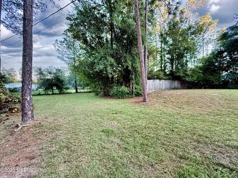 16 N Dolphin Avenue Middleburg FL 32068