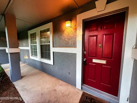 16 N Dolphin Avenue Middleburg FL 32068