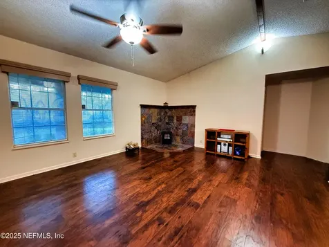 16 N Dolphin Avenue Middleburg FL 32068