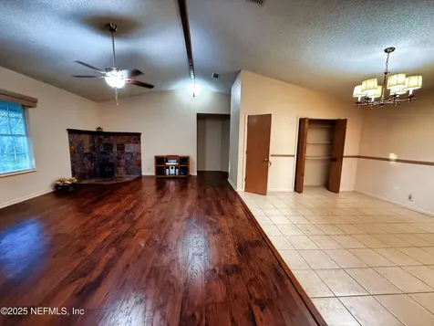 16 N Dolphin Avenue Middleburg FL 32068