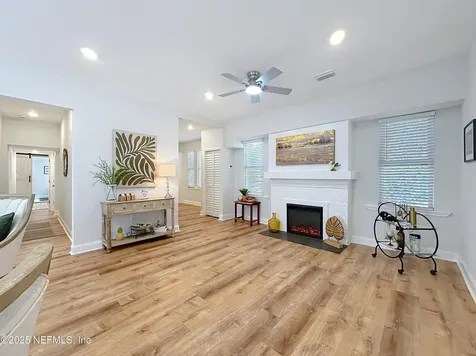 906 Barrs Street Jacksonville FL 32204