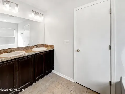 11811 Silver Hill Drive Jacksonville FL 32218