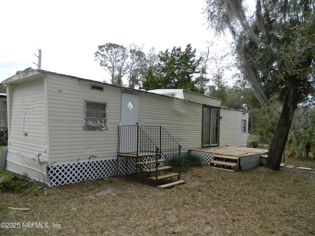 250 Old Highway 17 Pomona Park FL 32181