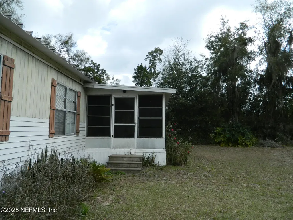 250 Old Highway 17 Pomona Park FL 32181