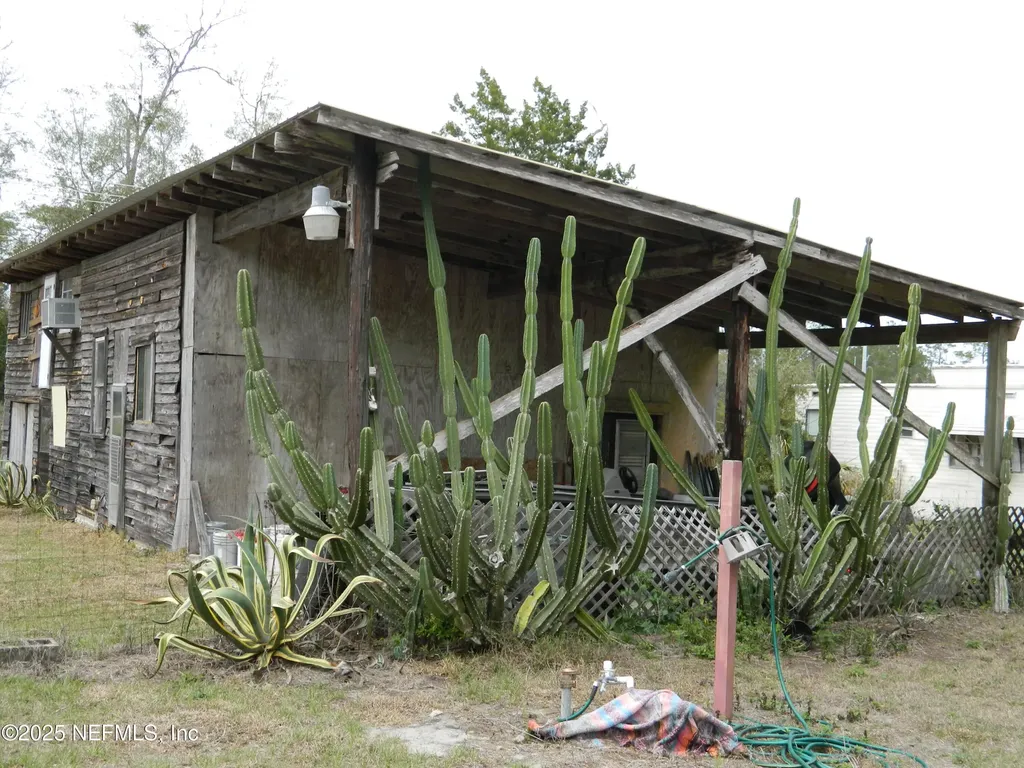 250 Old Highway 17 Pomona Park FL 32181