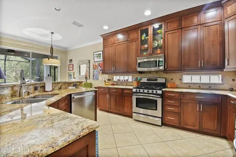 1612 Victoria Gardens Drive Deland FL 32724
