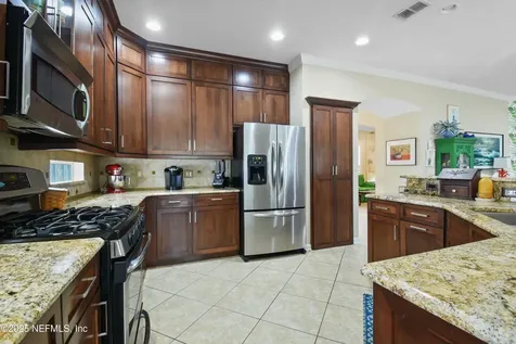1612 Victoria Gardens Drive Deland FL 32724