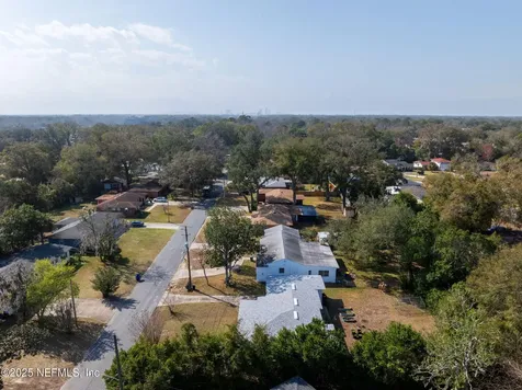 8375 Bordeau Avenue N Jacksonville FL 32211
