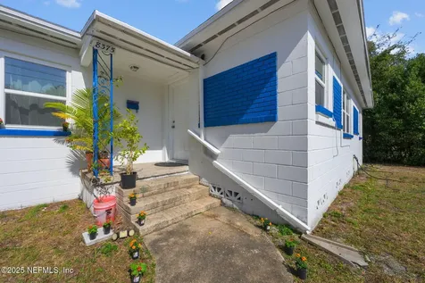 8375 Bordeau Avenue N Jacksonville FL 32211