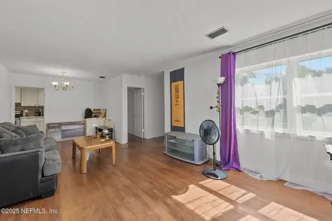 8375 Bordeau Avenue N Jacksonville FL 32211