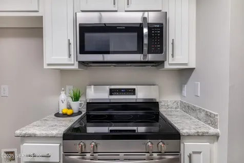 8109 Colonnade Court W Jacksonville FL 32244