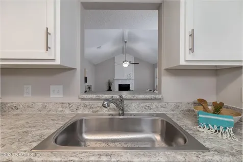 8109 Colonnade Court W Jacksonville FL 32244