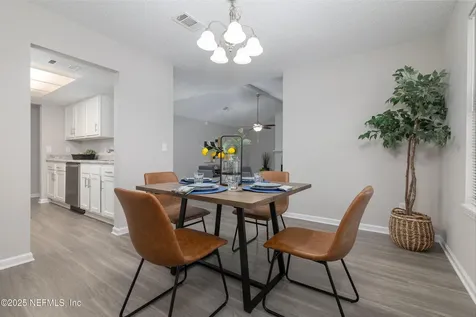 8109 Colonnade Court W Jacksonville FL 32244