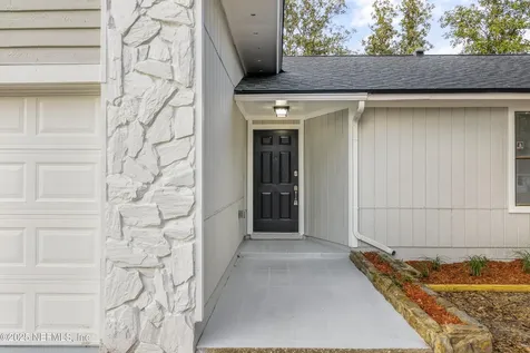 8109 Colonnade Court W Jacksonville FL 32244