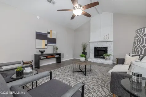 8109 Colonnade Court W Jacksonville FL 32244