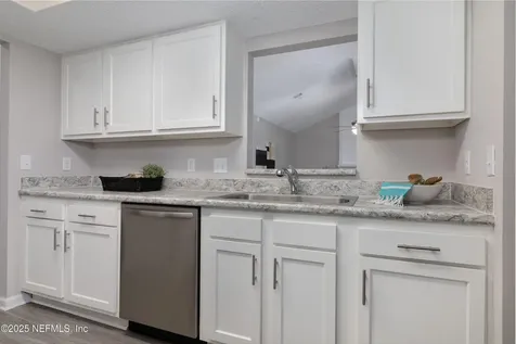 8109 Colonnade Court W Jacksonville FL 32244