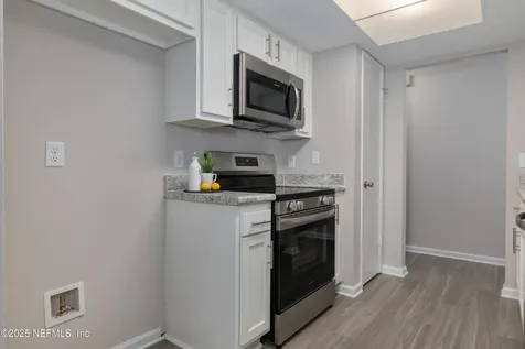 8109 Colonnade Court W Jacksonville FL 32244