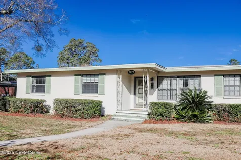 7077 Holiday Road N Jacksonville FL 32216
