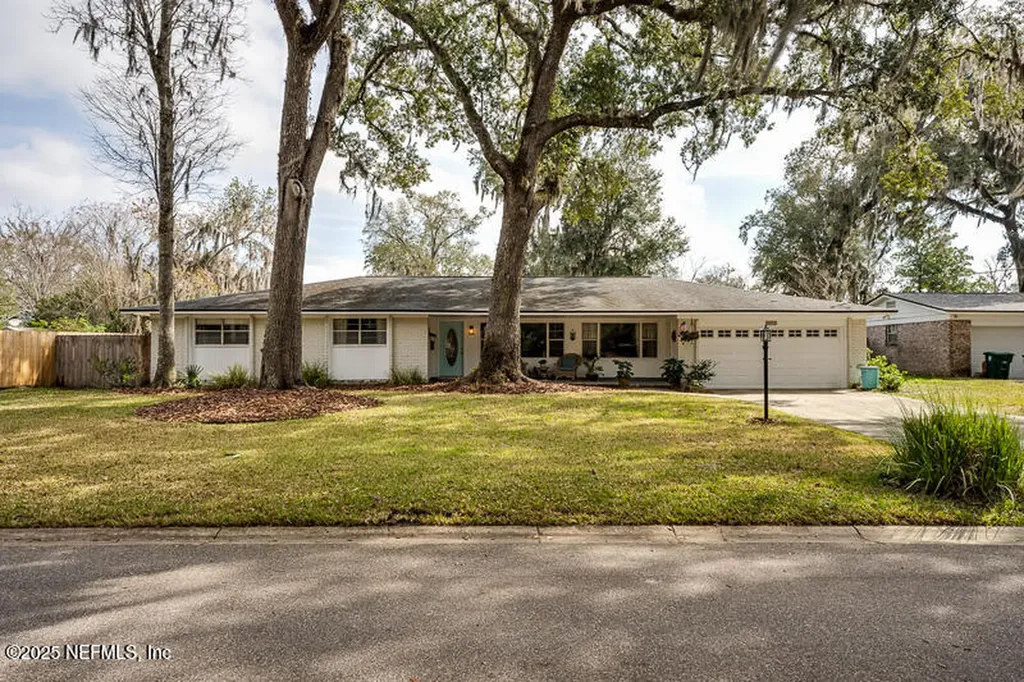 8481 Philrose Drive W Jacksonville FL 32217