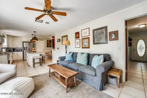 8481 Philrose Drive W Jacksonville FL 32217