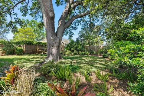 2273 The Woods Drive E Jacksonville FL 32246