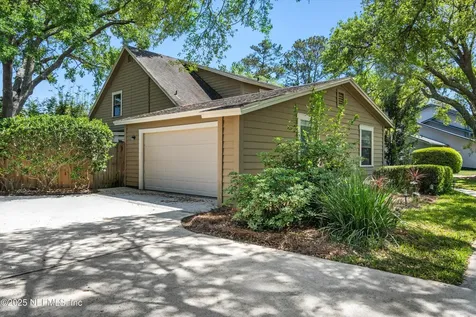 2273 The Woods Drive E Jacksonville FL 32246