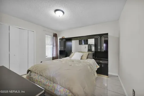 217 Aquarius Circle N Jacksonville FL 32216