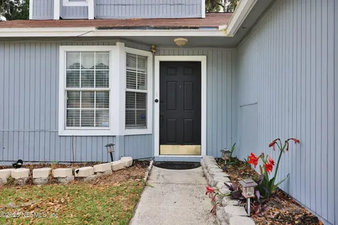 217 Aquarius Circle N Jacksonville FL 32216