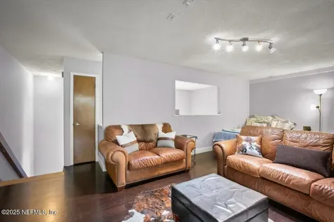 1216 Radis Place Jacksonville FL 32225