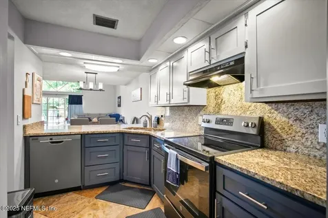1216 Radis Place Jacksonville FL 32225