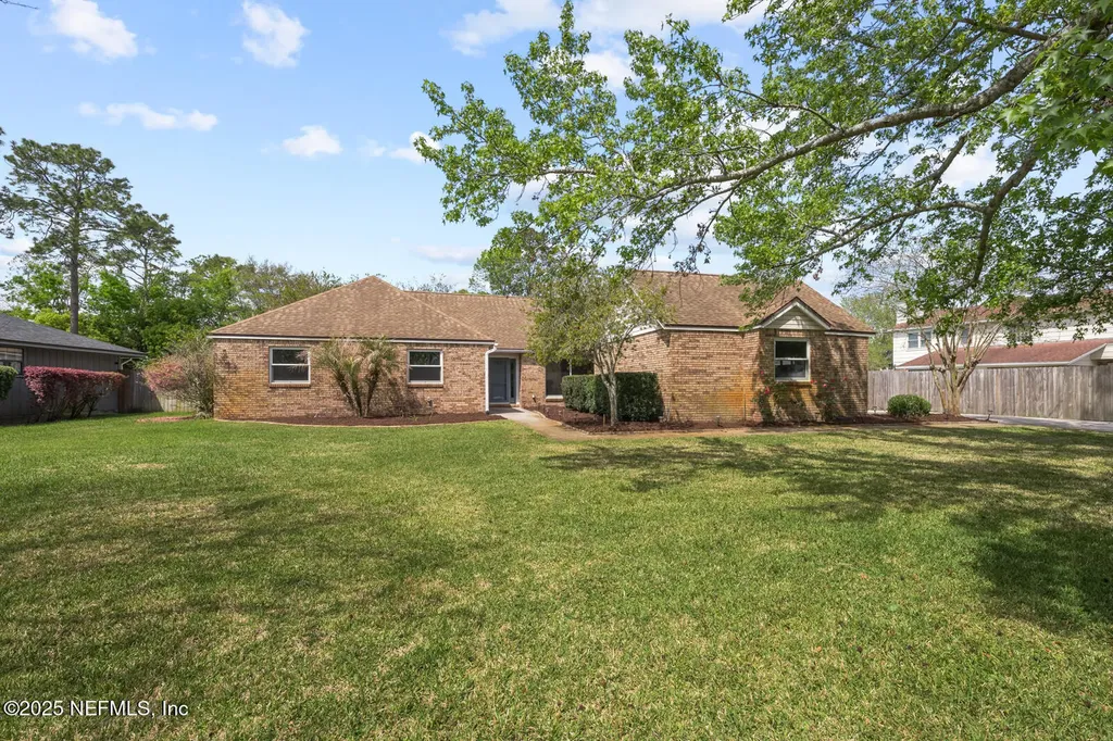 2270 The Woods Drive E Jacksonville FL 32246