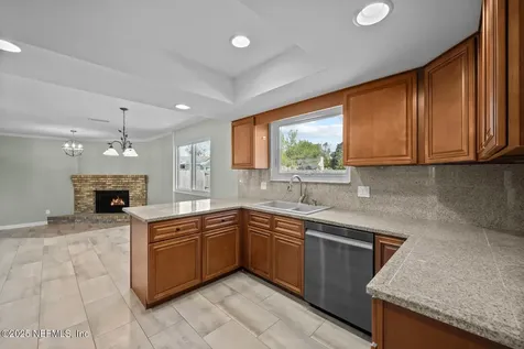 2270 The Woods Drive E Jacksonville FL 32246