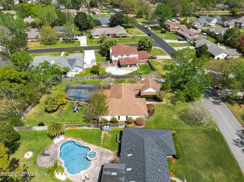 2270 The Woods Drive E Jacksonville FL 32246