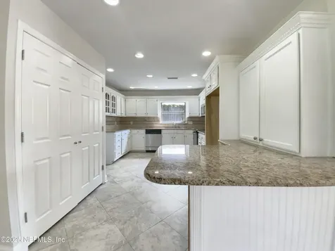 6326 Saradale Court Jacksonville FL 32216